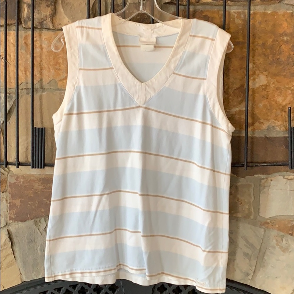 Blue Will’s sleeveless v-neck top